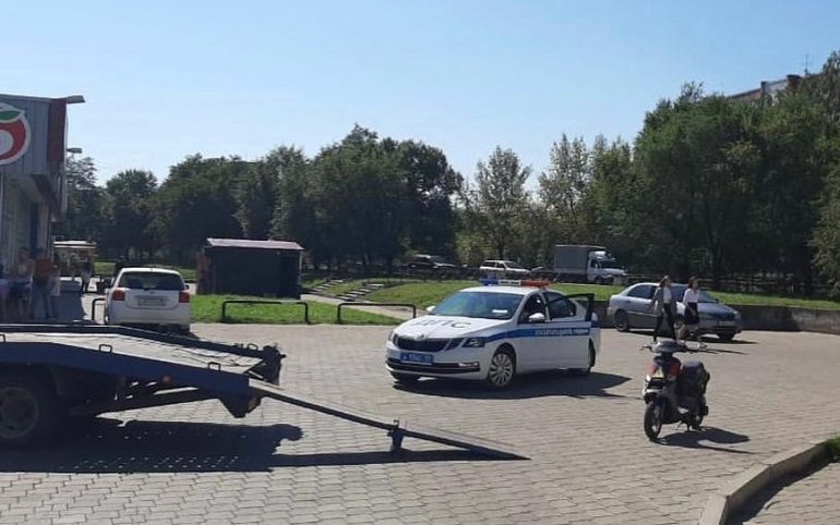В Саяногорске 15-летний школьник приехал на линейку на мотоцикле  