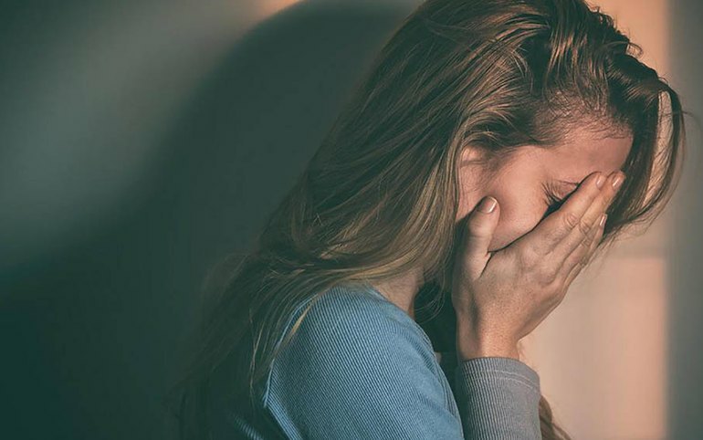 20-летнюю жительницу Хакасии шантажировали интимными фото 