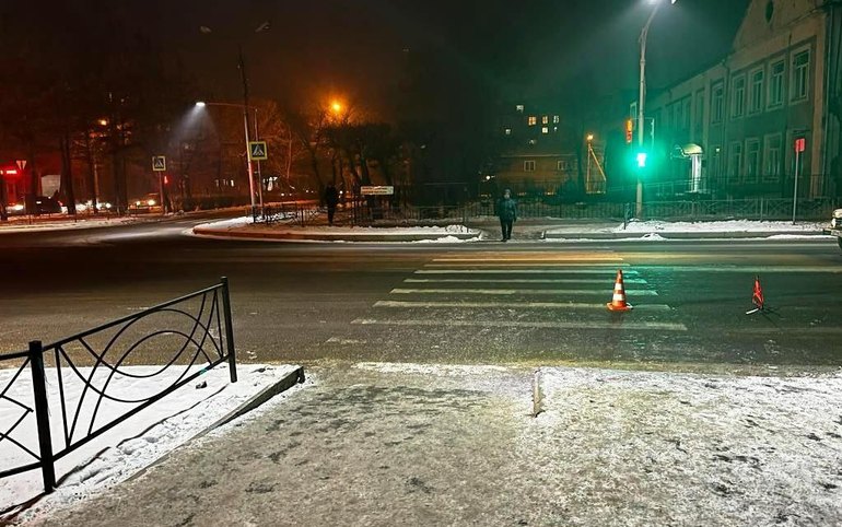 В Абакане семиклассника сбили на переходе. Он сломал голени