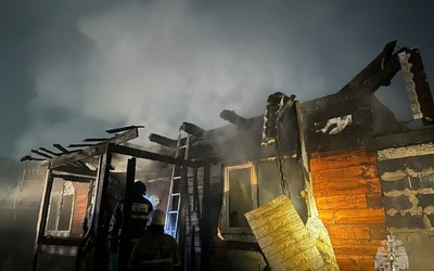 В Хакасии полыхал коровник. Горели 996 квадратов 