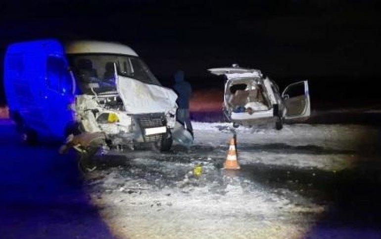 Водитель в коме: машины столкнулись на встречке в Алтайском районе