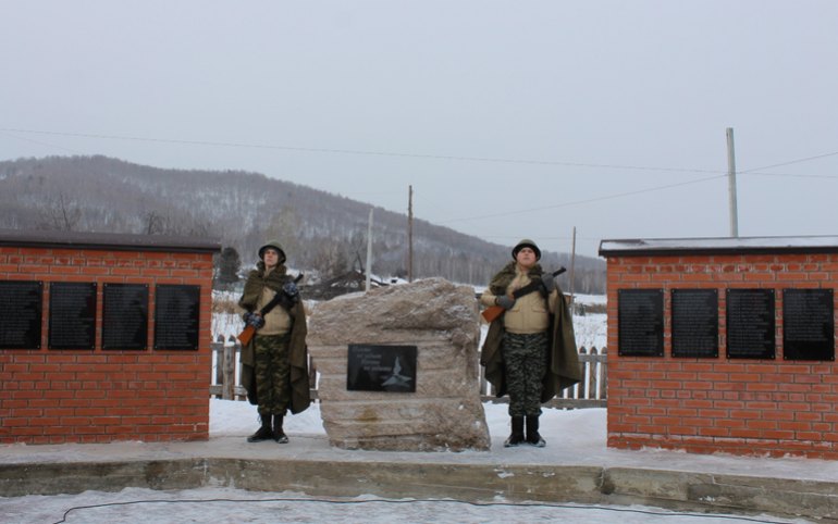 Памятник героям войны открыли в Таштыпском районе 