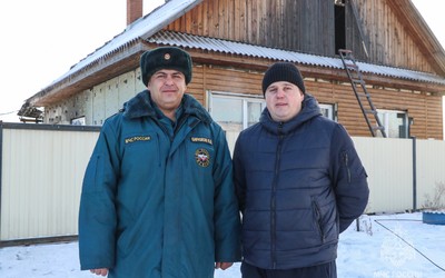 Черногорский пожарный в отпуске спас ребенка и неходячую пенсионерку 