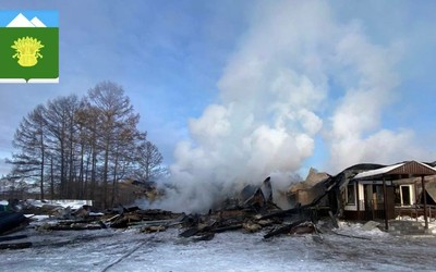 Сгорел целиком: пламя уничтожило сельский клуб в Гайдаровске 
