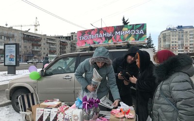 Уличные торговцы тюльпанами появились в Абакане