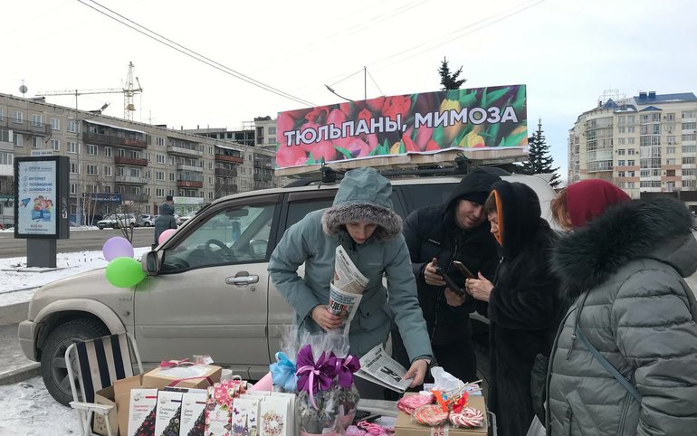 Уличные торговцы тюльпанами появились в Абакане