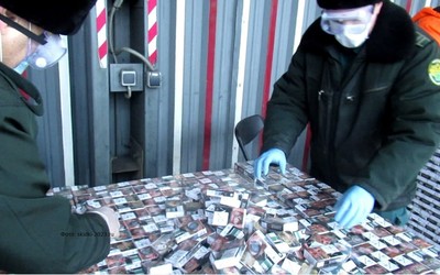 Больше 87 тысяч пачек нелегальных сигарет хотела продать жительница Саяногорска 