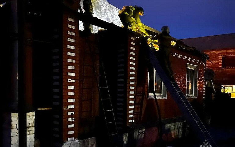 В Бейском районе дети спалили полтонны сена. Всего пожаров за выходные 7 