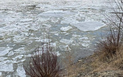 Река Абакан в районе Абазы взяла курс на ледоход