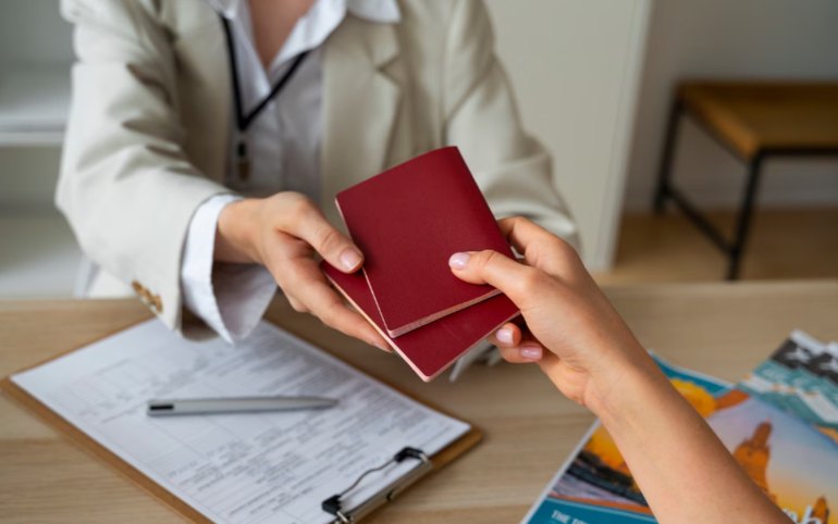Пошлина за загранпаспорт вырастет на 20% с июля 