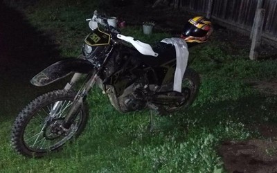Сбили пса и опрокинулись: подростки на мотоцикле попали в ДТП в Хакасии