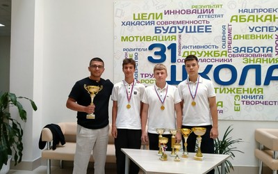 Футбольная команда абаканской школы № 31 победила в отборочном этапе Всероссийских соревнований
