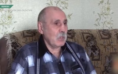 Парковщик тележек в абаканском гипермаркете вновь спас жертву мошенников