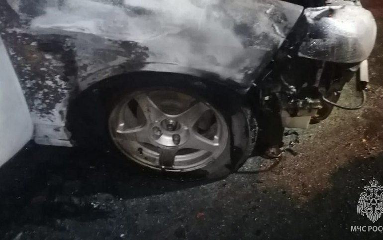 Nissan подожгли в Черногорске 