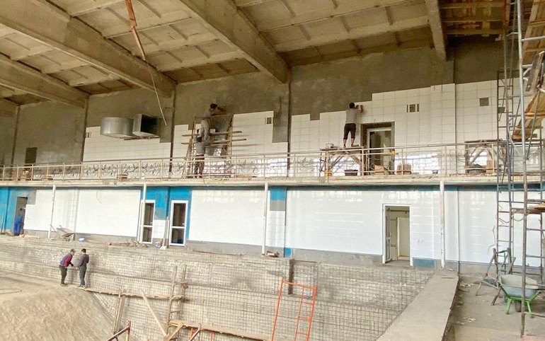 Реконструкцию аварийного бассейна в Аскизском районе завершат в этом году 