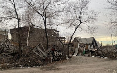 Огромные свалки убирают за абаканцем с городской территории