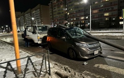 Труба вылетела из грузовика и пробила легковушку в Сосновоборске
