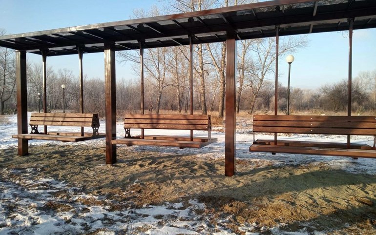 Новые видовые качели установили в абаканской зоне отдыха