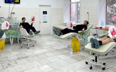 Жители Хакасии могут сдать кровь. Нужно сформировать запасы на новогодние праздники