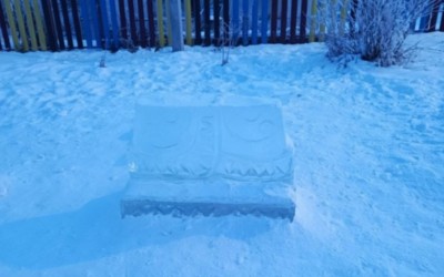 Вандалы разнесли новогодние ледовые фигуры в Майна