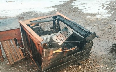 Хотел закоптить сало, но сжег коптильню житель Усть-Абакана