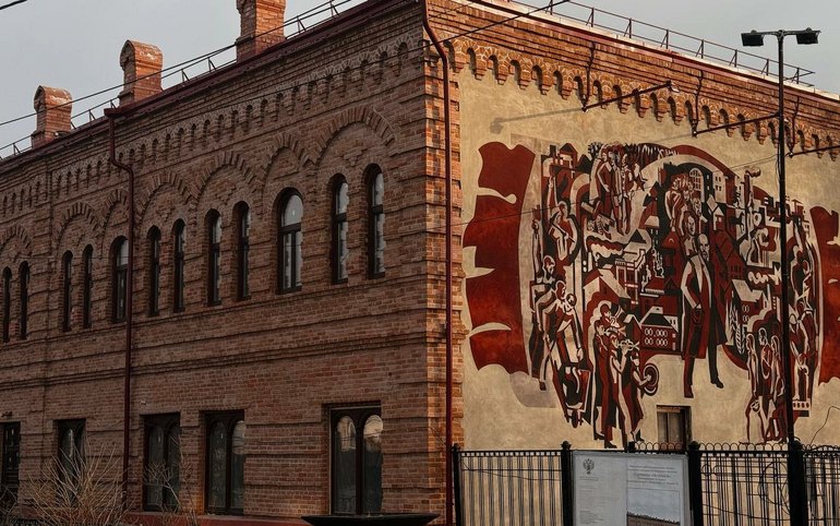 Любуемся отреставрированной гостиницей «Метрополь» в Минусинске