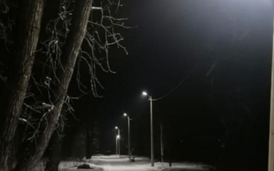 Светлее стало в абаканской зоне отдыха. Там завершили установку освещения 