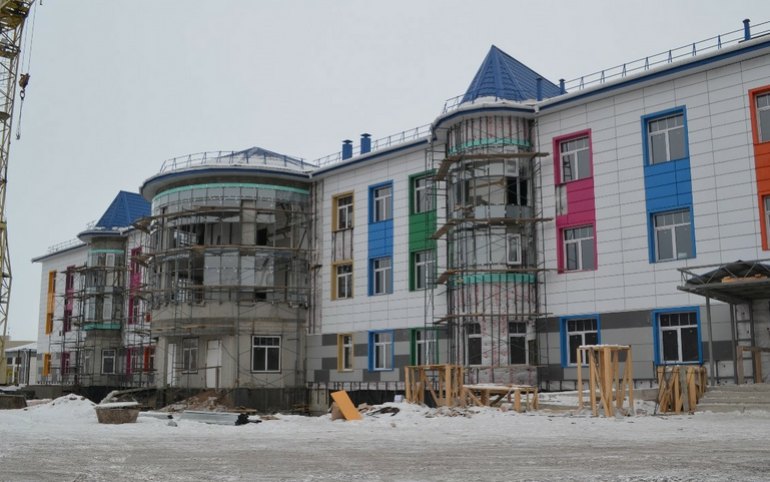 Новая детская поликлиника в Арбане готова на 43% 