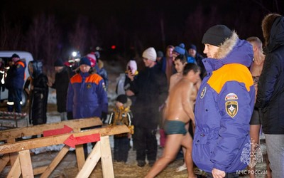 14 официальных мест оборудуют в Хакасии к Крещенским купаниям