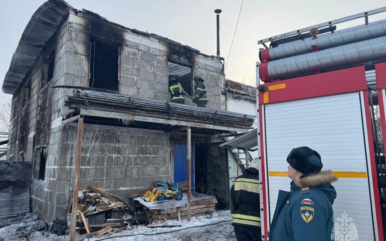 Деревообрабатывающий цех дважды горел в Саяногорске в выходные 