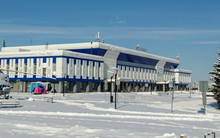 Самолет, летевший из Санкт-Петербурга в Красноярск, вынужденно ушел в Абакан