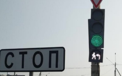 Громкий светофор на перекрестке Маршала Жукова-Хакасская сделали тише
