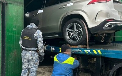 Спрятанный Mercedes должника приставы разыскали в Белом Яре 