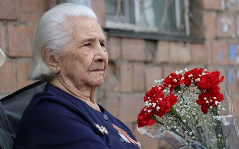 С легендарной военной медсестрой простится Абакан. Она ушла на 99 году жизни 