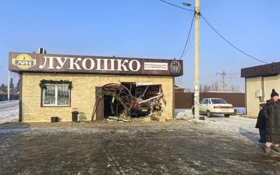 Водитель, влетевший в торговый павильон в Ташебе, оказался бесправником