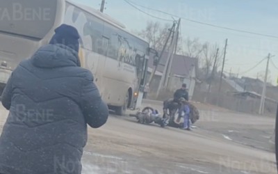 Автобус столкнулся с мотоциклистом в Черногорске. У байкера множественные травмы