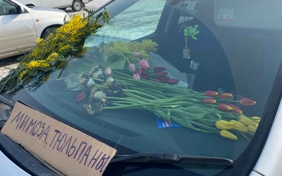 Первые уличные торговцы тюльпанами вышли в Абакане