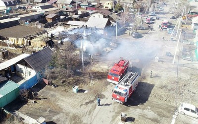 Пожар повышенного ранга на Островной тушили силами всего Абаканского гарнизона