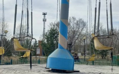 Аттракцион накренился во время работы в парке «Виктория» в Черногорске