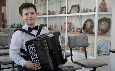 Итальянский баян ручной работы за четверть миллиона появился в абаканской школе искусств