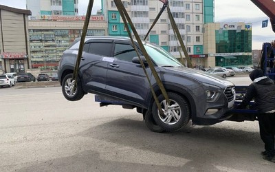 Абаканский бизнесмен лишился кроссовера и брендовой одежды из-за долгов