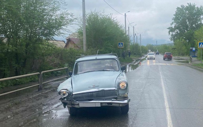 82-летний водитель на «Волге» сбил пешехода на зебре