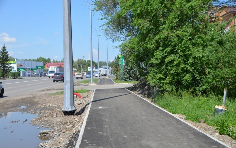Тротуар на Итыгина в Абакане завершат в середине июня. Готово будет и освещение