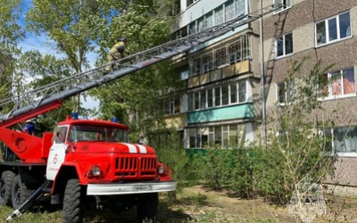 20-летнего парня спасли из горящей квартиры в Черемушках 