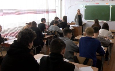 Зарплаты педагогам придут на карты ориентировочно во вторник