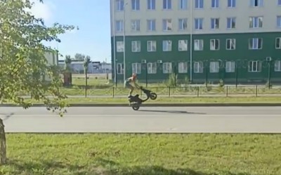 Мопедистов, опасно катавшихся на Пирятинской, ищет автополиция