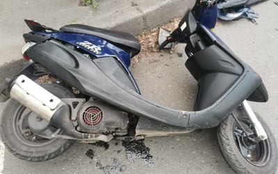 В Абакане сбит подросток на мопеде
