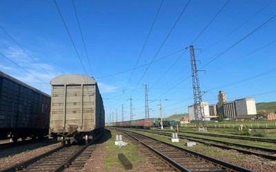 15-летнего зацепера ударило током на станции Аскиз