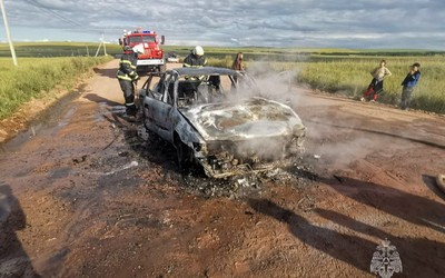 На Беле сгорела иномарка