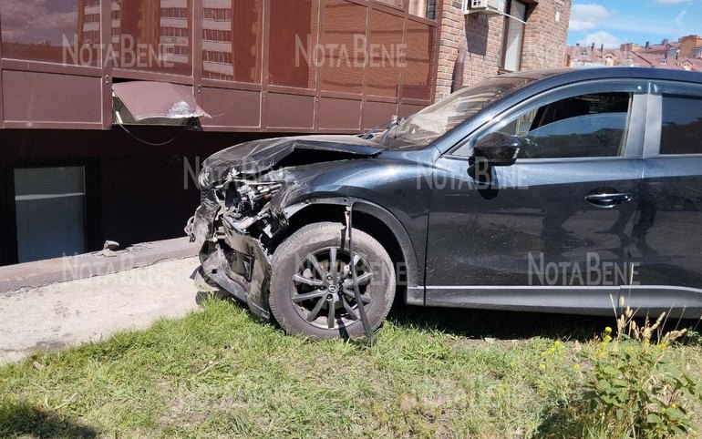 Мужчине за рулем стало плохо на Авиаторов в Абакане